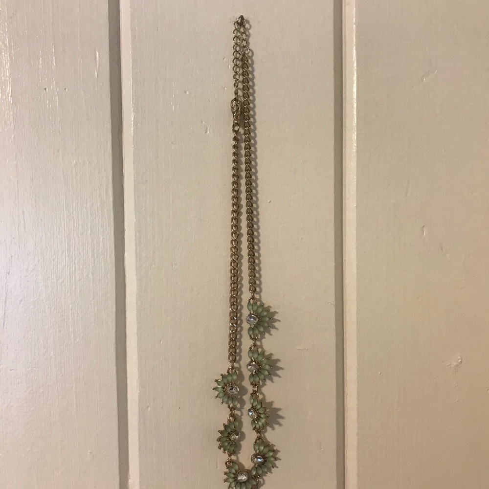 Mint green floral necklace NWOT - Picture 2 of 2